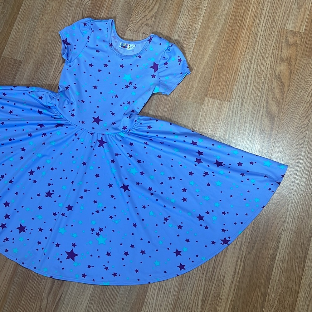 Star dresses - Picture 7 of 13